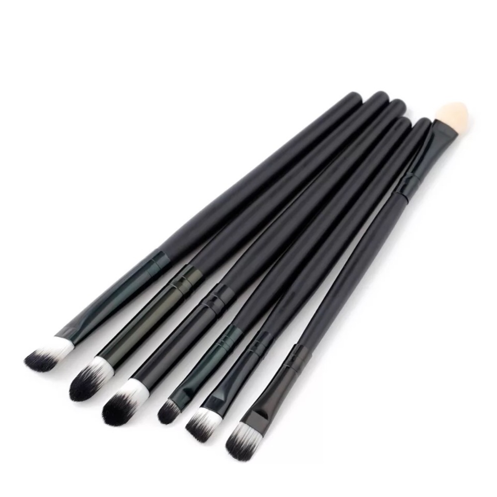 Eyeshadow brushes - Picture 1 of 4